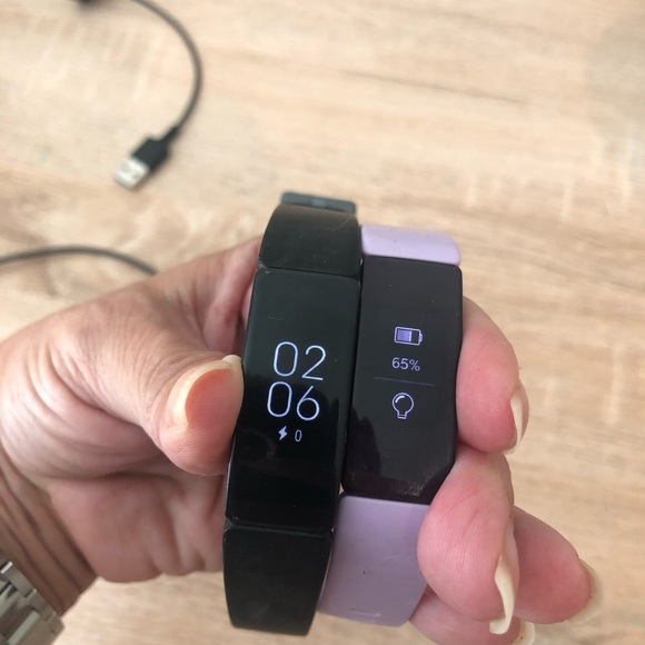 2 Fitbit Inspire HR his and hers new without boxes - Picture 2 of 9